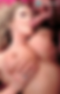 Scoreland.com SiteRip - Part #1/00063-December 2002 Score- In The Bedroom-Amanda/1600/Amanda28.jpg