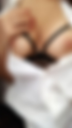 @arilaviee/Images/1215x2160_ae7b7dbb1d344858e1bcf1355e2902523249505df7a6e620642.jpg